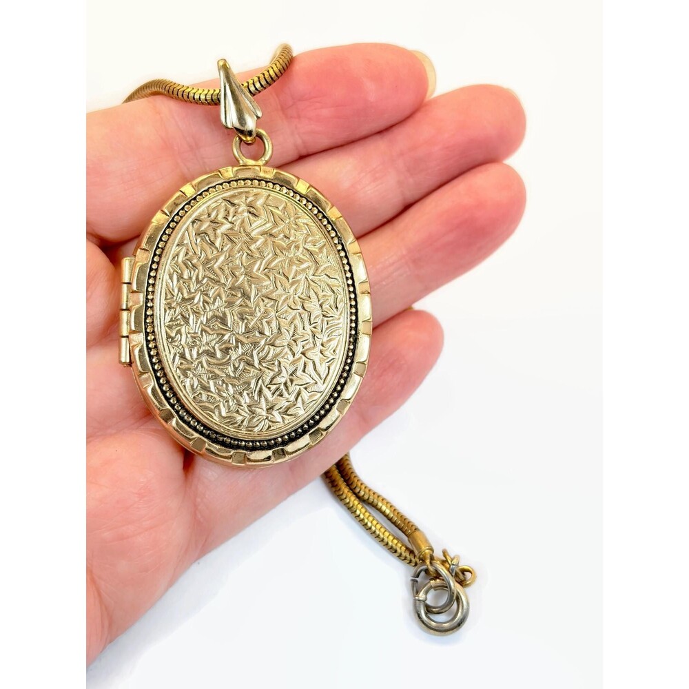 Locket Necklace, Gold Tone, Vintage, 1940s, Photos, Large, Chain, Pendant